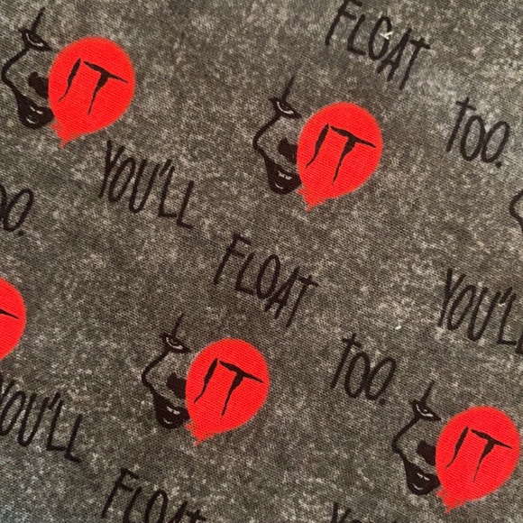 Accessories - 🎈 IT Fans - Face Mask 🎈